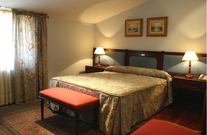 Hotel O Pino Quarto foto